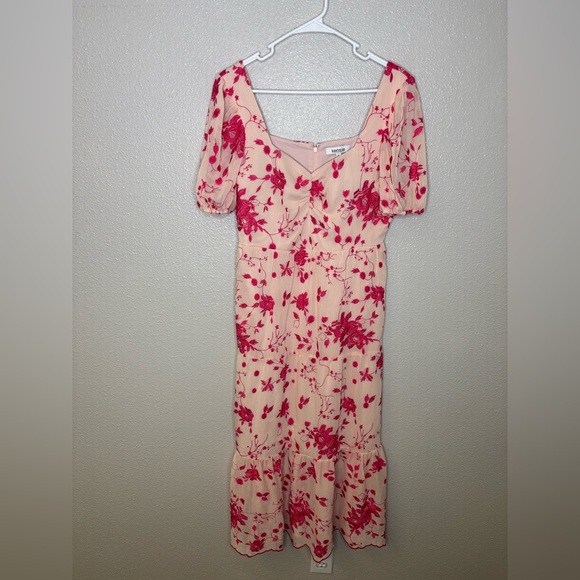 KENSIE Floral Embroidered Puff Sleeve Chiffon Midi Dress In Blush/ Rasberry - Picture 4 of 8